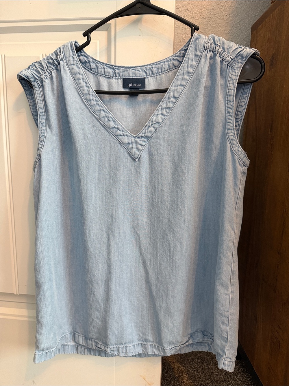 J. Jill Light Blue V-Neck Sleeveless Tank